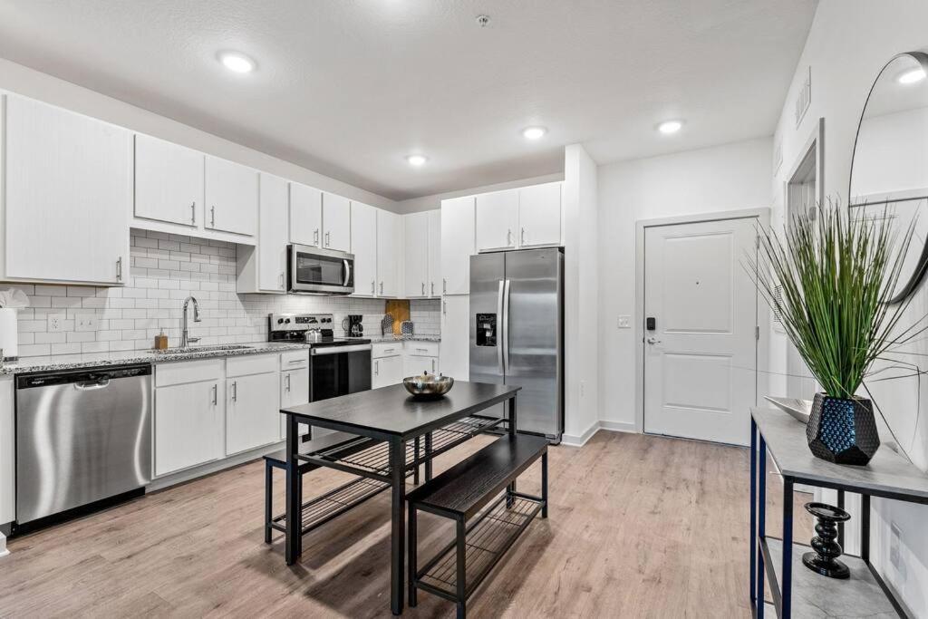 Complete Apartment ,10 Min To Parks Pets Allowed, Resort-Style Amenities 奥兰多 外观 照片