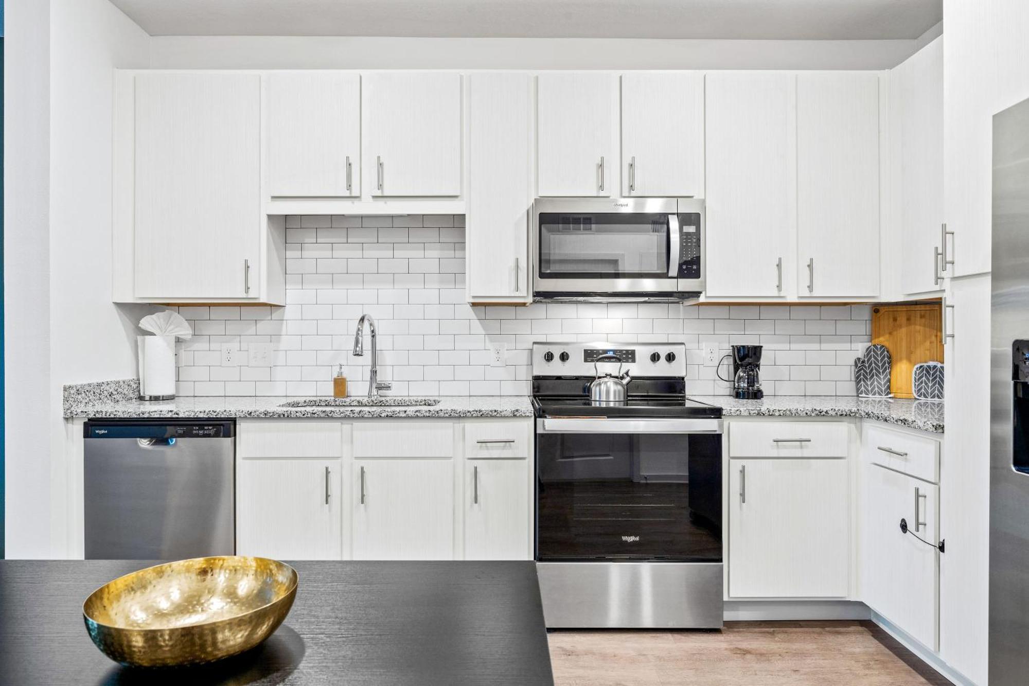 Complete Apartment ,10 Min To Parks Pets Allowed, Resort-Style Amenities 奥兰多 外观 照片